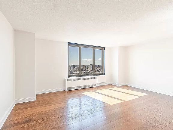 3rd image of 3333 Broadway APT E19f