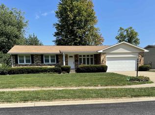 606 Yorkshire Dr, Washington, IL 61571