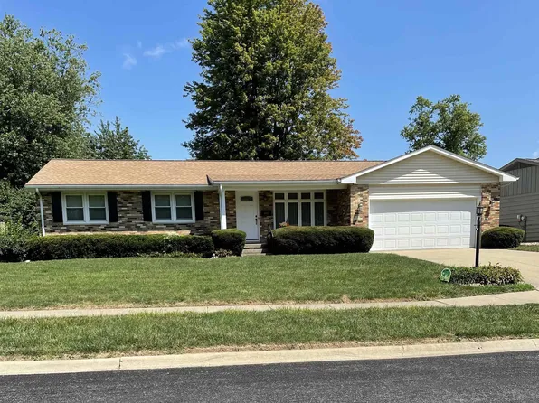 606 Yorkshire Dr, Washington, IL 61571