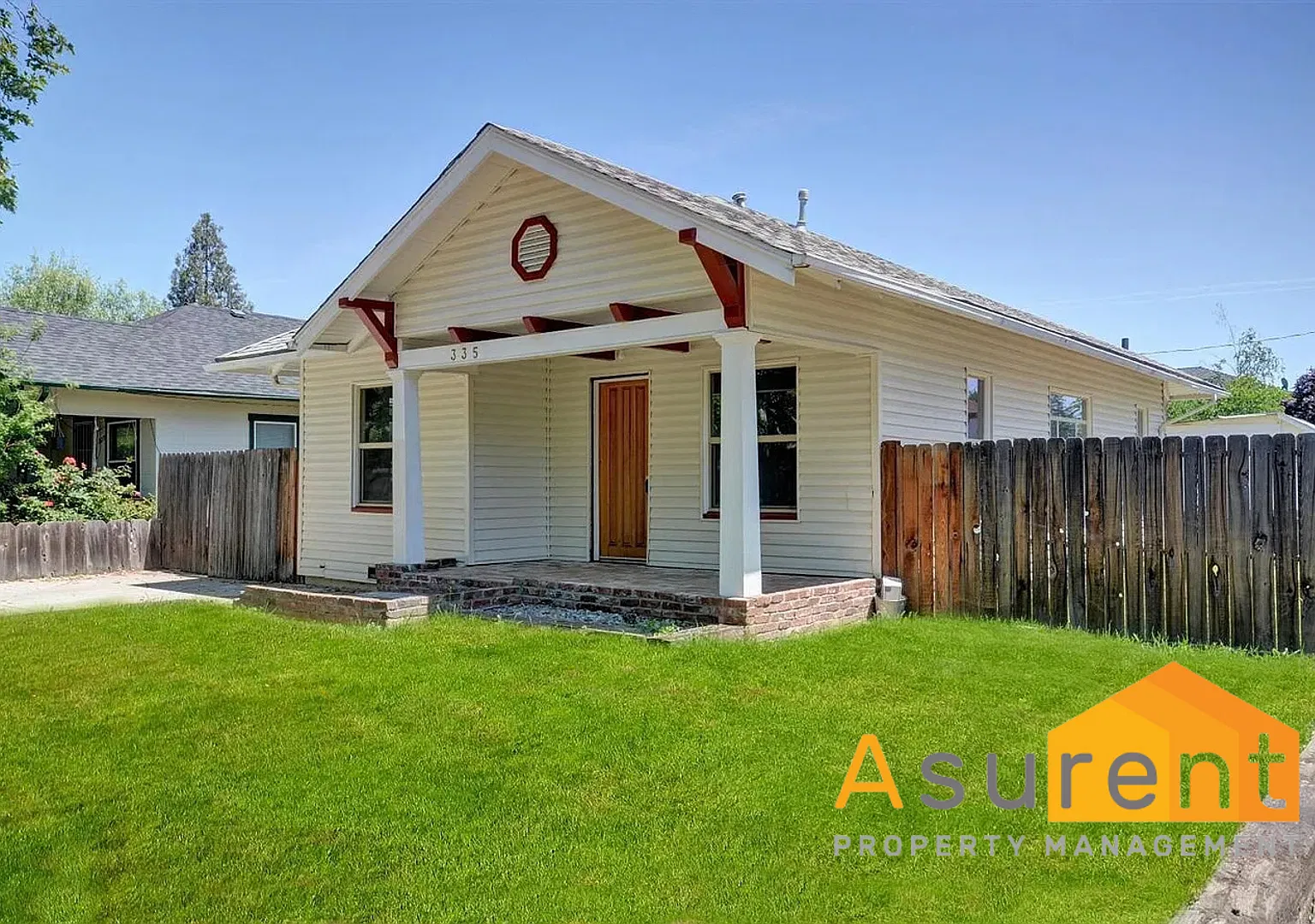 Nice 2 Bed 1 Bath Home — Photo 1