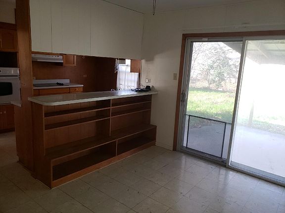 5th image of 109 Valley Oak Dr
