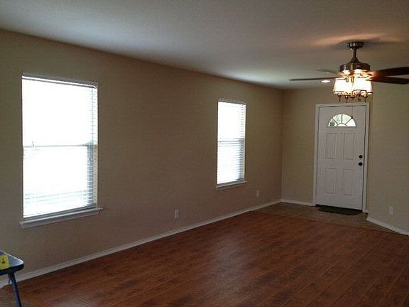 3rd image of 217 Capistrano Dr