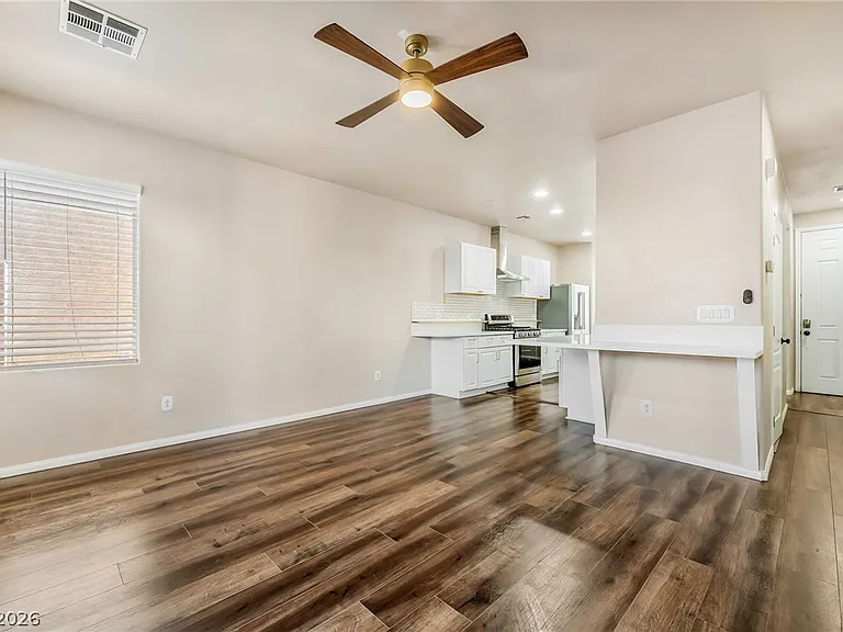 10471 Masons Creek St — Photo 13