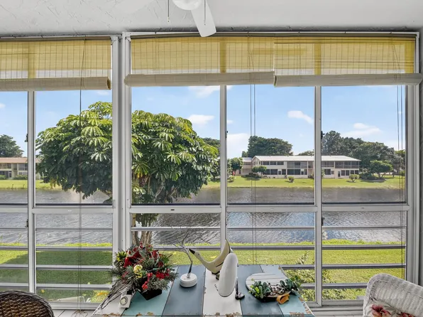 204 Oxford 300, West Palm Beach, FL 33417