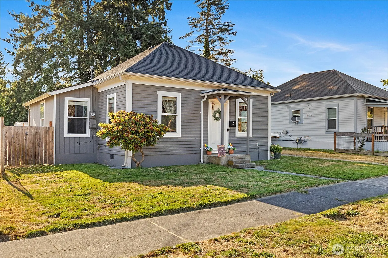 206 S Baker Street photo 1