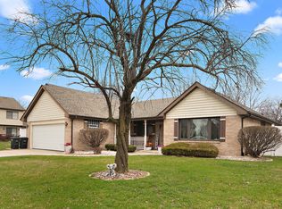18311 Holland Rd, Lansing, IL 60438