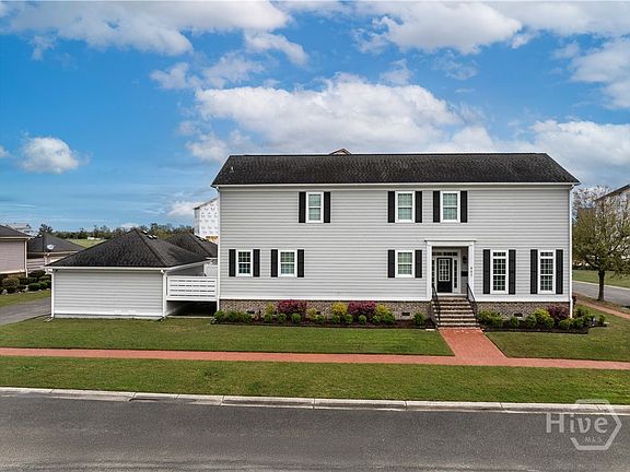 3rd image of 407 Reserve Way