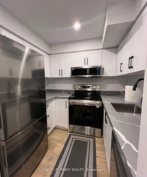 169 Ice Palace Cres — Photo 10