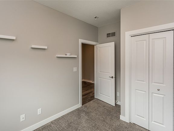 4th image of 1611 Crabapple Ln