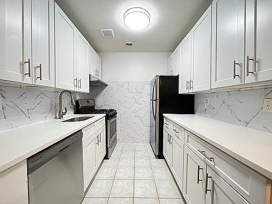 2nd image of 370 Lefferts Ave Fl 2