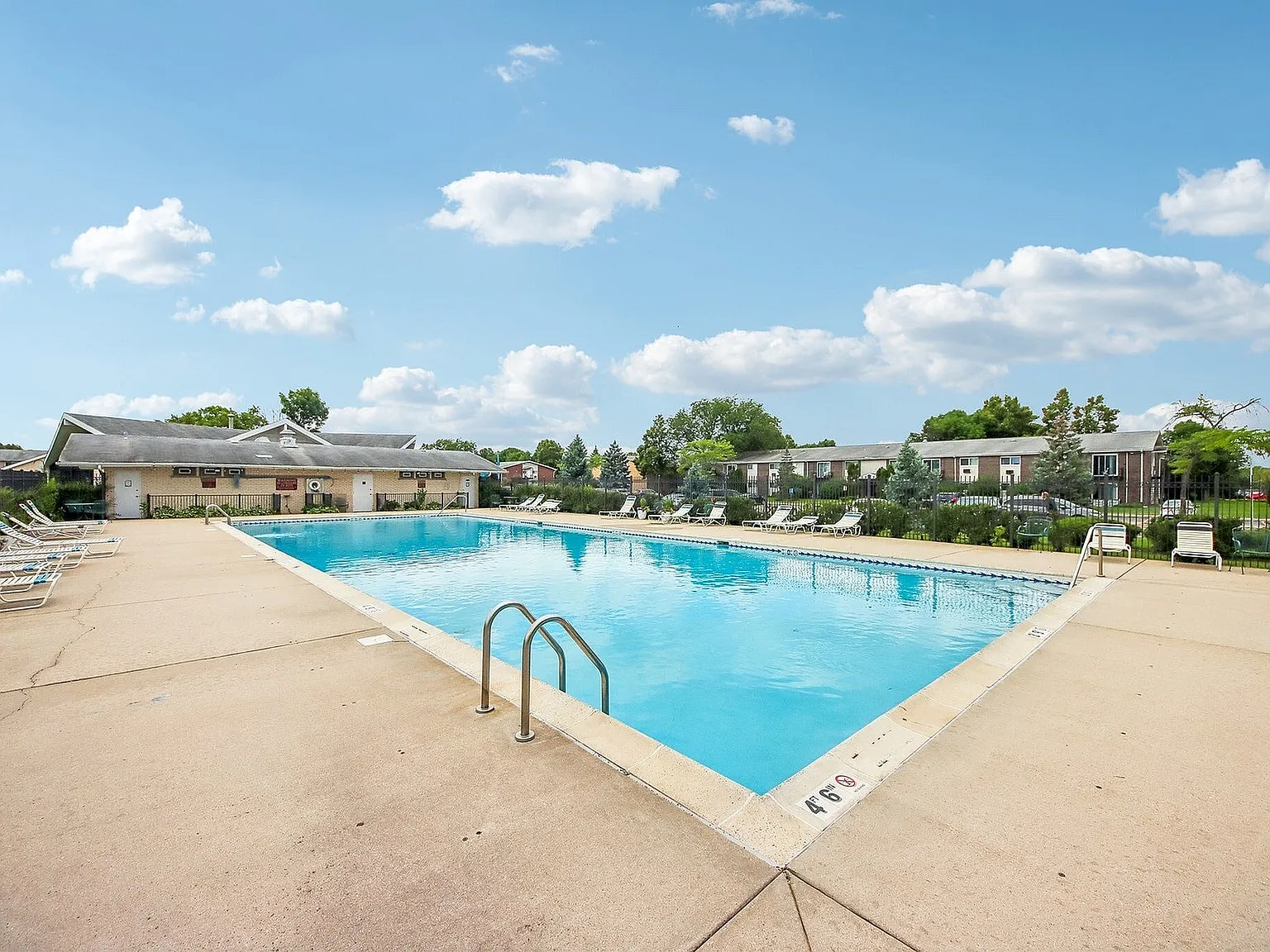 Park Ridge Commons — Photo 1