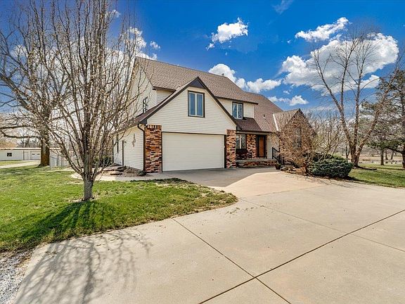 2nd image of 1625 E Sunnydale Lake Cir