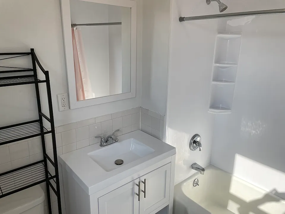 204 Norwood Ave #3