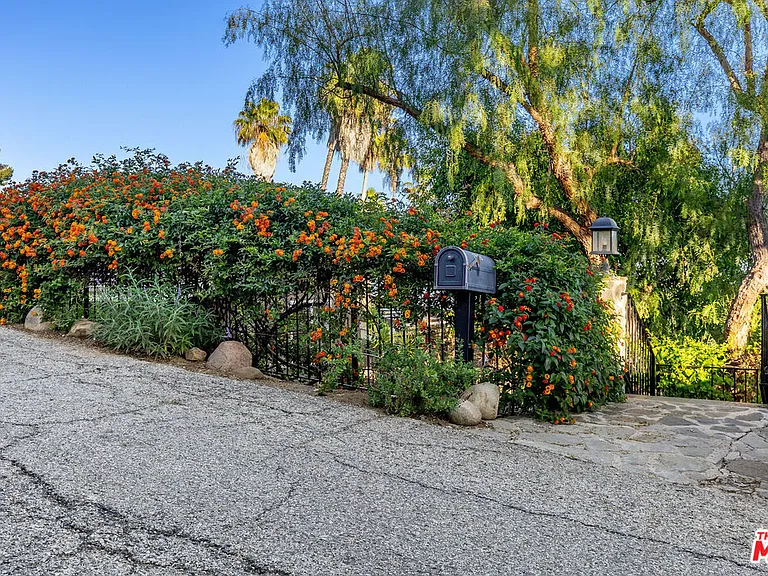 2716 Halsey Rd — Photo 24