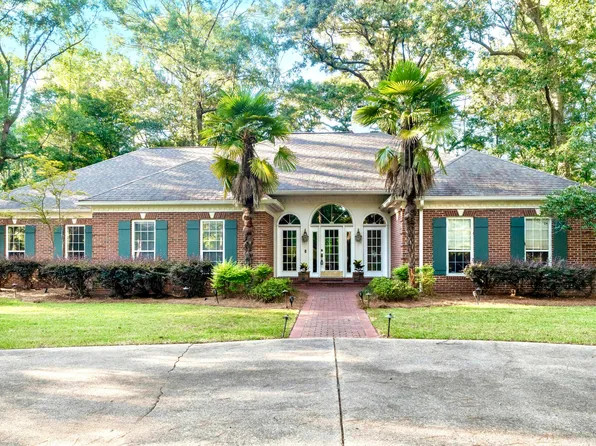 4 Spears Dr, Hattiesburg, MS 39402