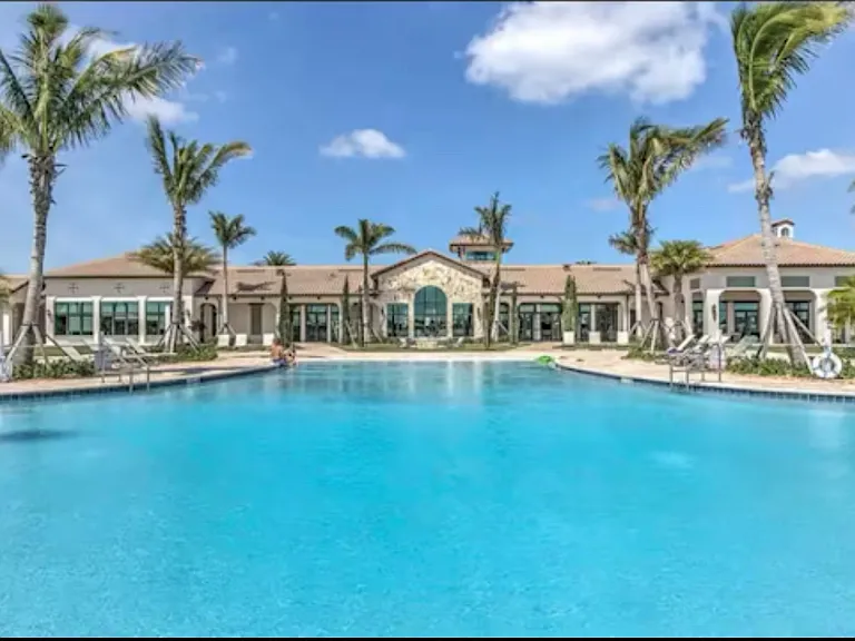 681 Maraviya Blvd — Photo 11