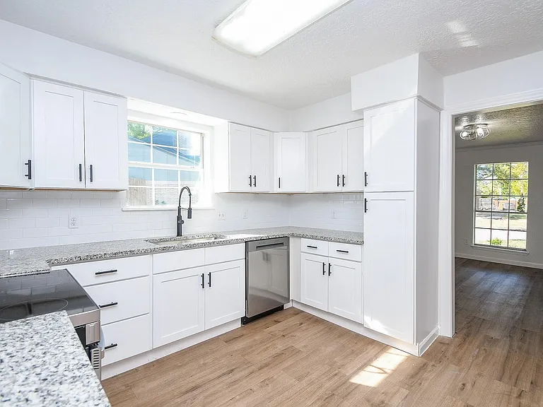 7703 Braesridge Ct — Photo 10