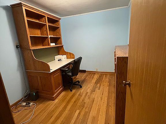 4th image of 503 Oak St