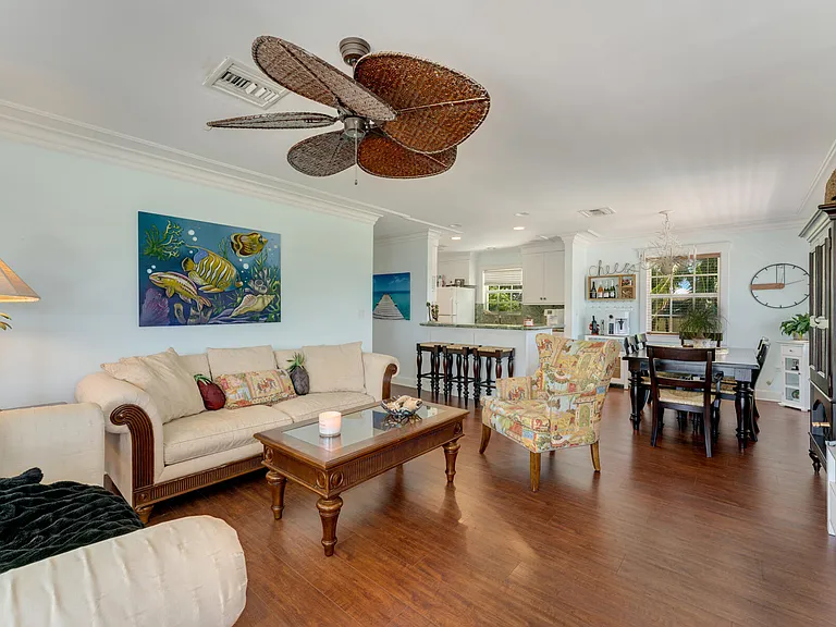 235 W Seaview Cir — Photo 18
