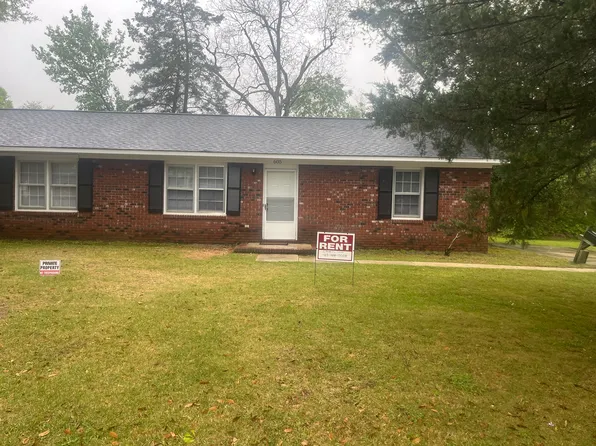 603 W Waddell St #605, Selma, NC 27576