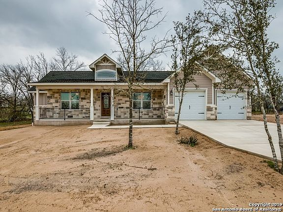 2nd image of 124 Great Oaks Blvd