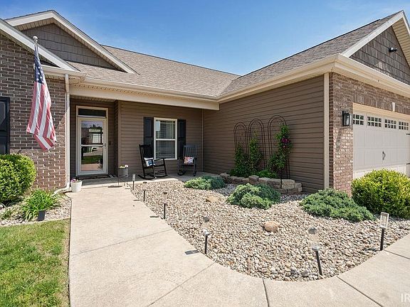 3rd image of 1736 Pond View Dr