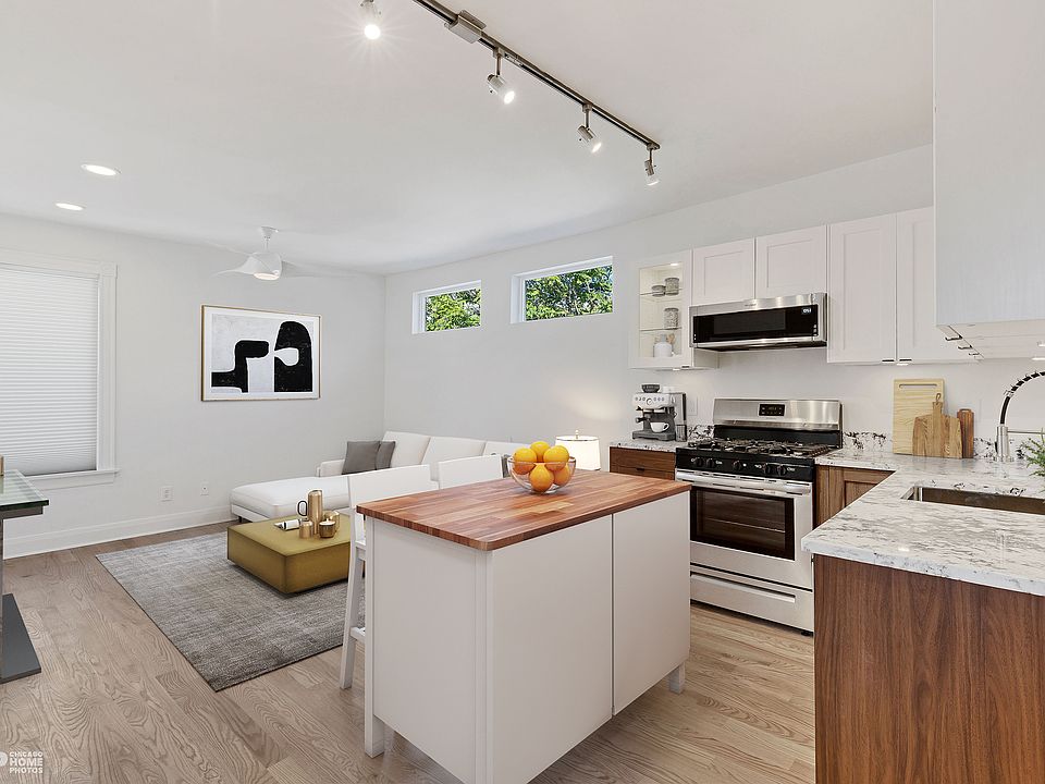 1st image of 862 N Ashland Ave APT 2R