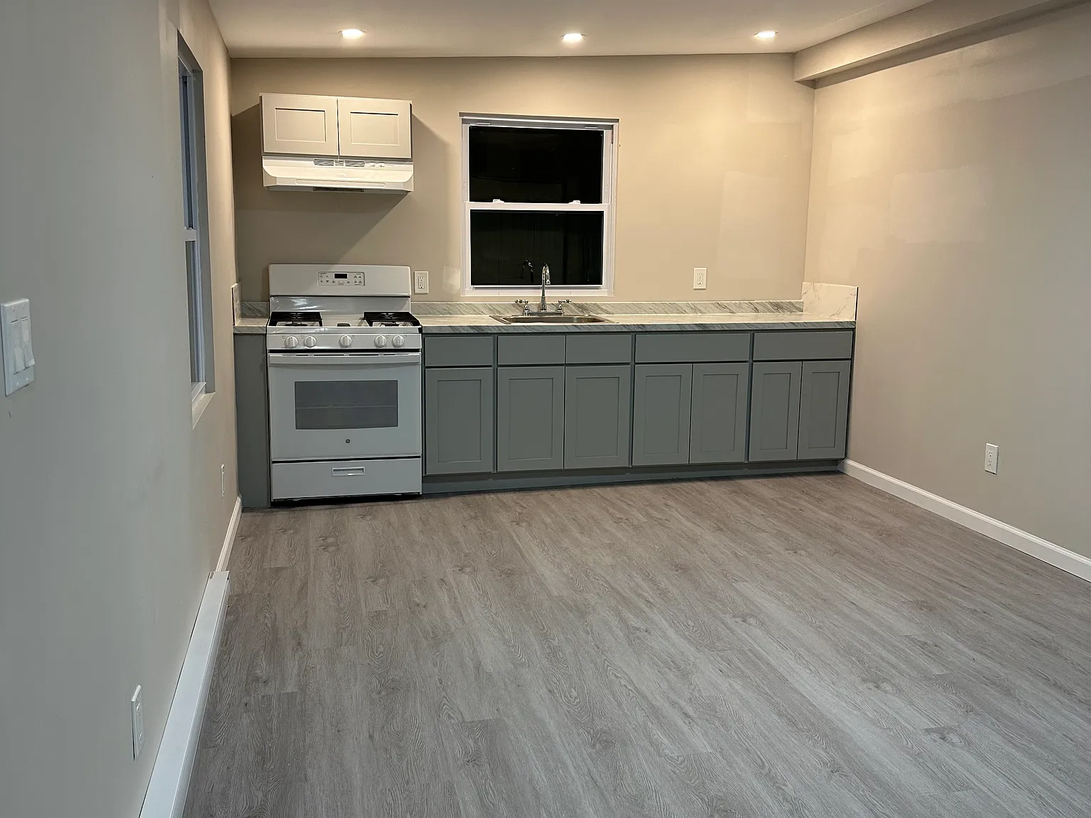 3 bed, $2,200 — Photo 3