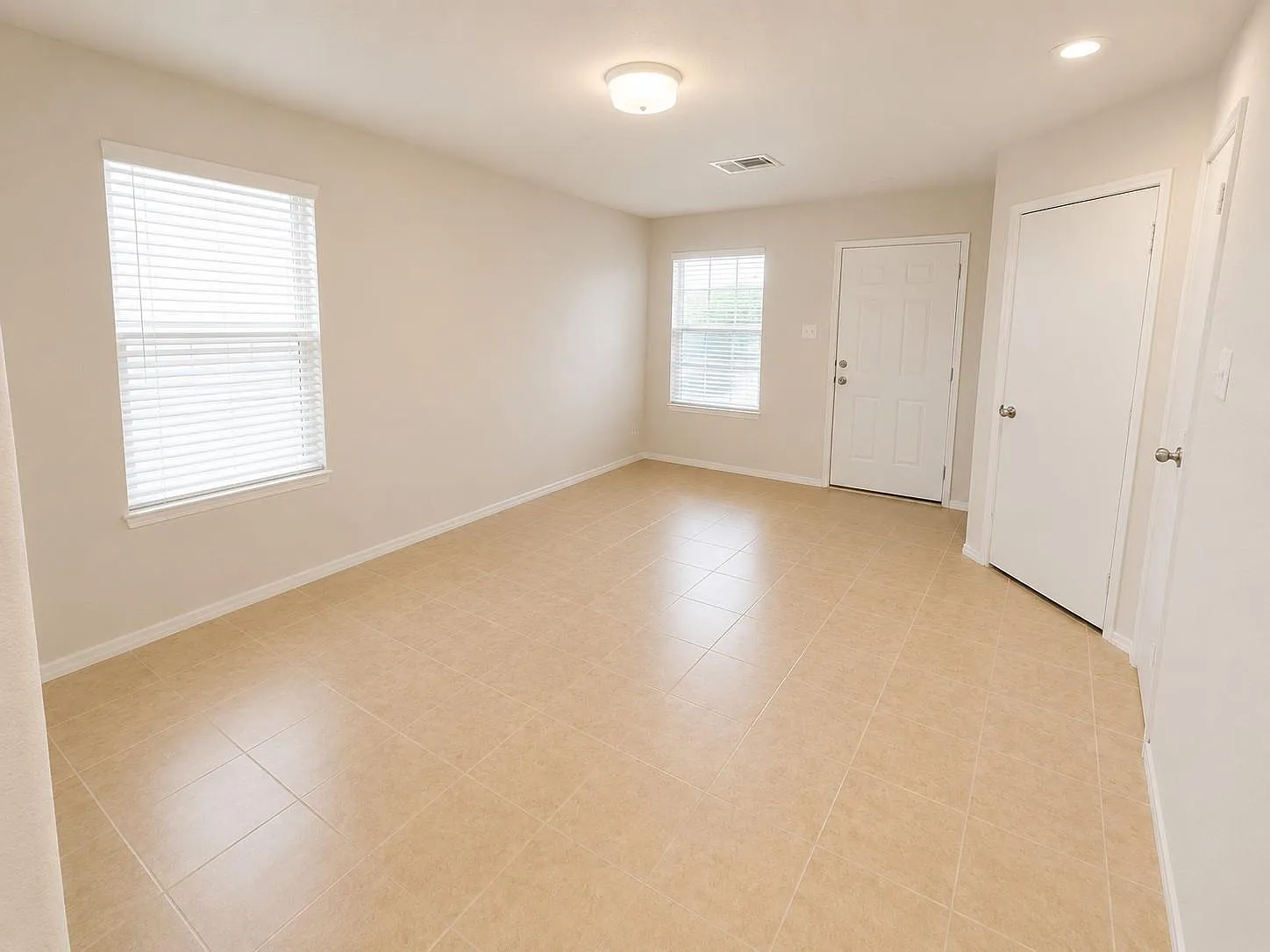3 bed, 2.0 bath, 1348 sqft, $1,850 — Photo 2