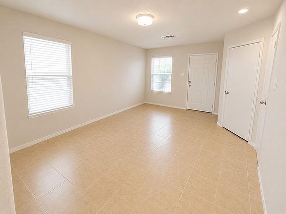 2nd image of 1518 Perennial Ln