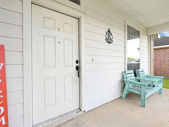 3rd image of 15130 Diamond Way