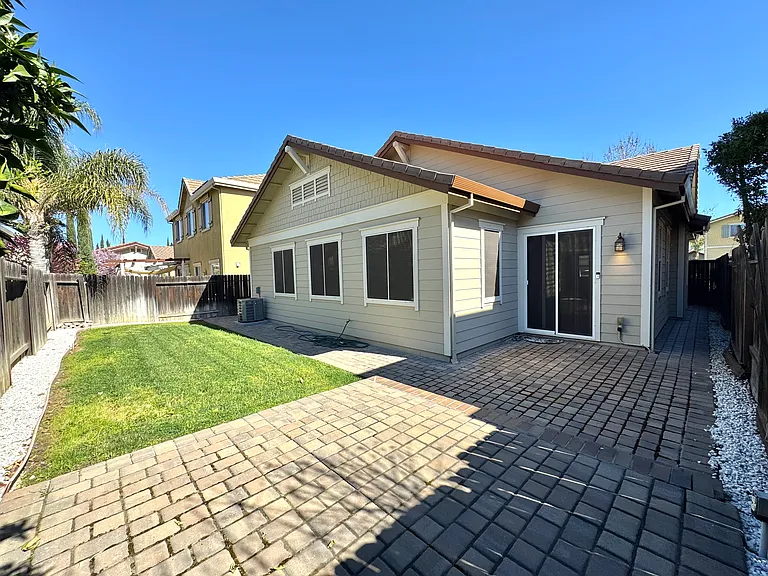4181 Cherry Blossom Ln — Photo 31