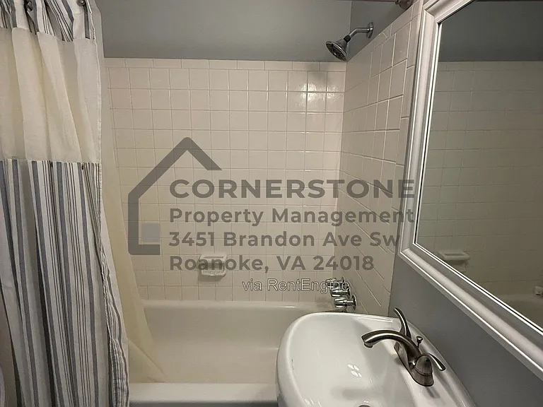 1446 Antrim St — Photo 9