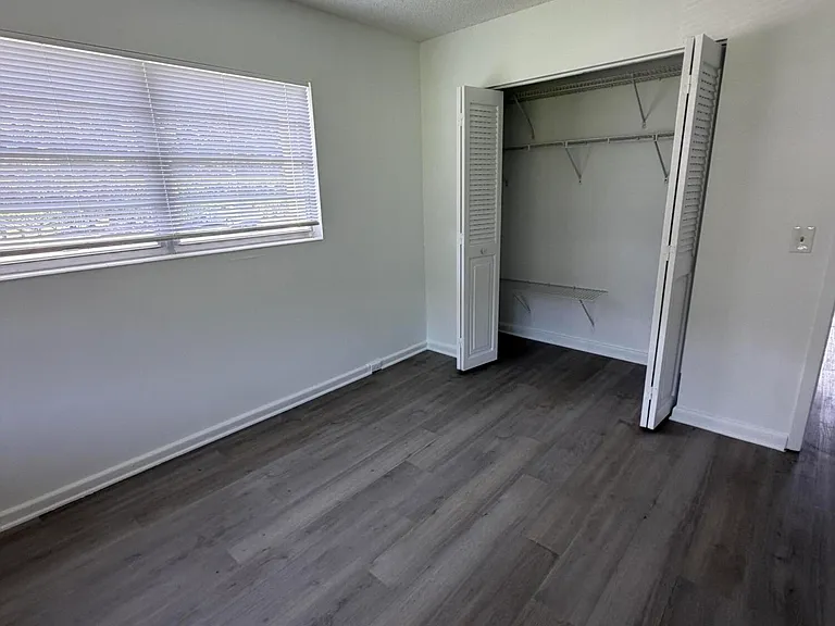 266 Brighton Dr E #G — Photo 11