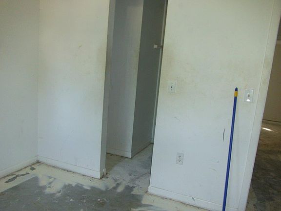 2nd image of 289 NW 95th Ave