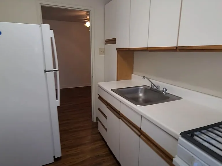 711 Wisteria Ave — Photo 3