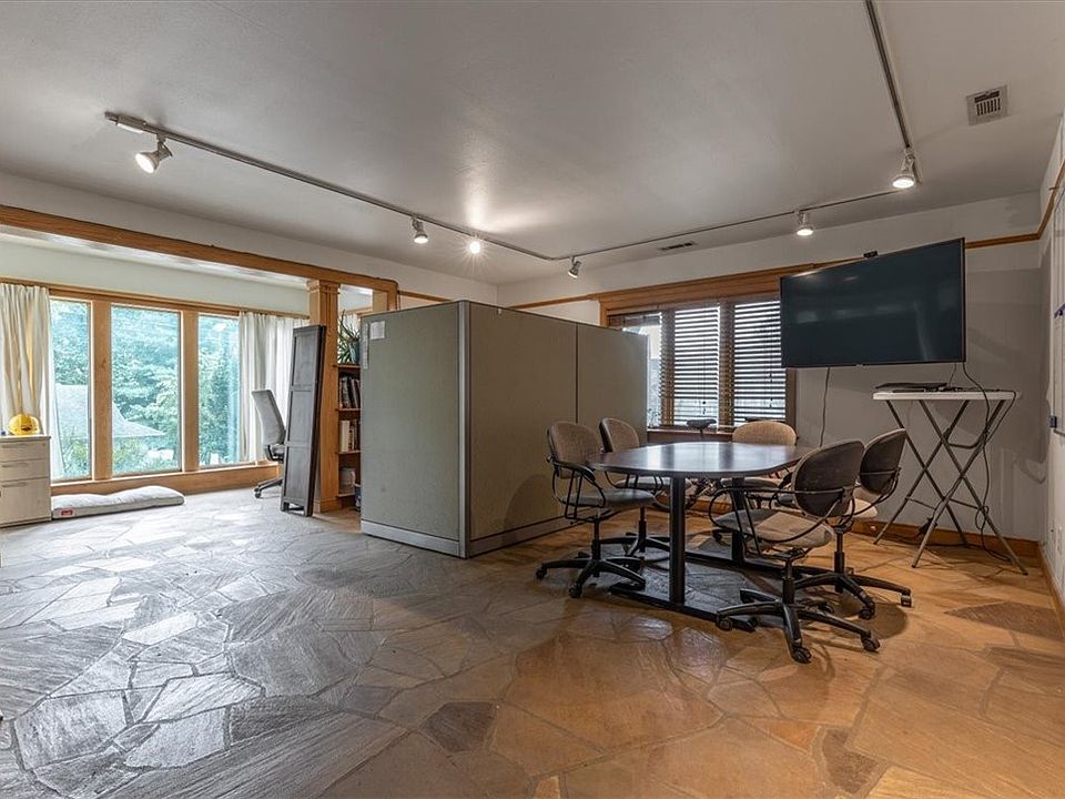 1st image of 380 W Rock St