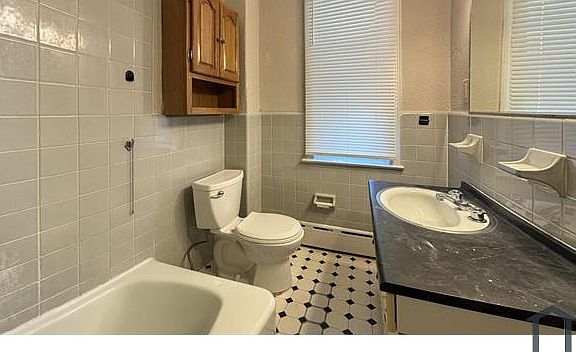 4th image of 644 Littlecroft Rd