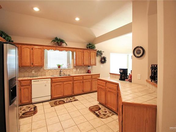 4th image of 3011 Wisteria Dr