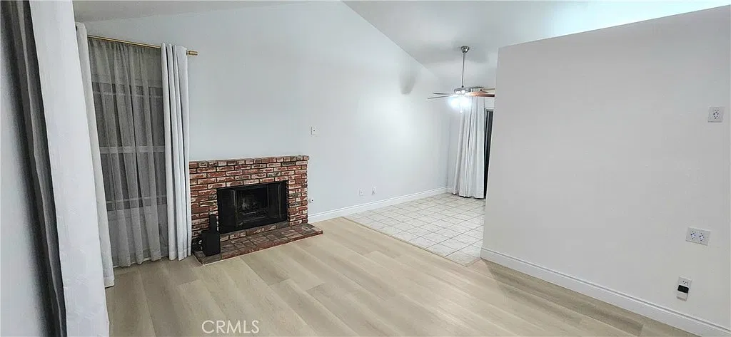 3 bed, 900 sqft, $2,800 — Photo 4