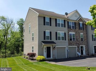 113 Ironwood Ct, Denver, PA 17517