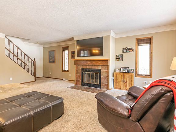 4th image of 3721 N Valley Dr