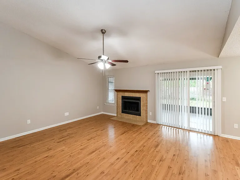 8136 Honeysuckle Ln — Photo 4