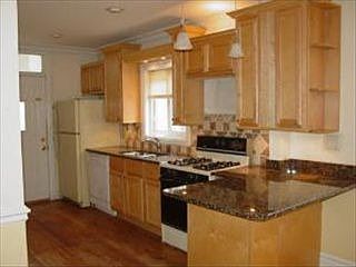 3rd image of 5952 W Cornelia Ave
