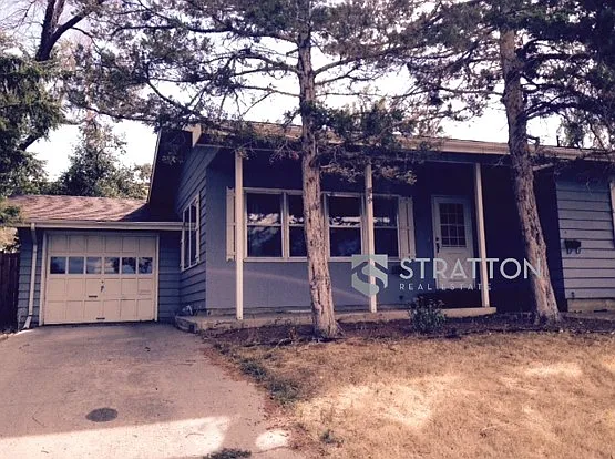 1521 W Coffman Ave — Photo 1