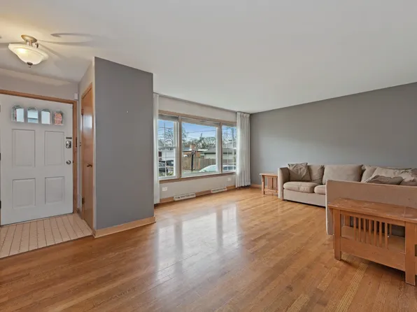 718 1/2 N Western Ave, Park Ridge, IL 60068