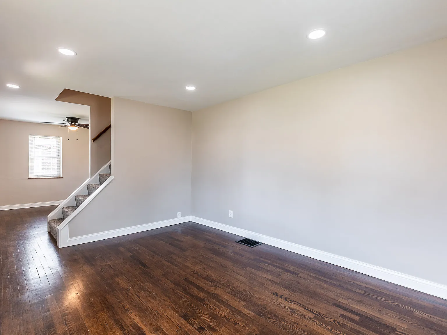 3 bed, 1066 sqft, $1,975 — Photo 4