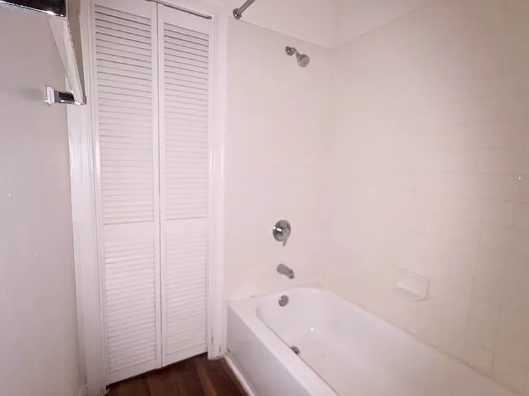 13 W. Preston St — Photo 12