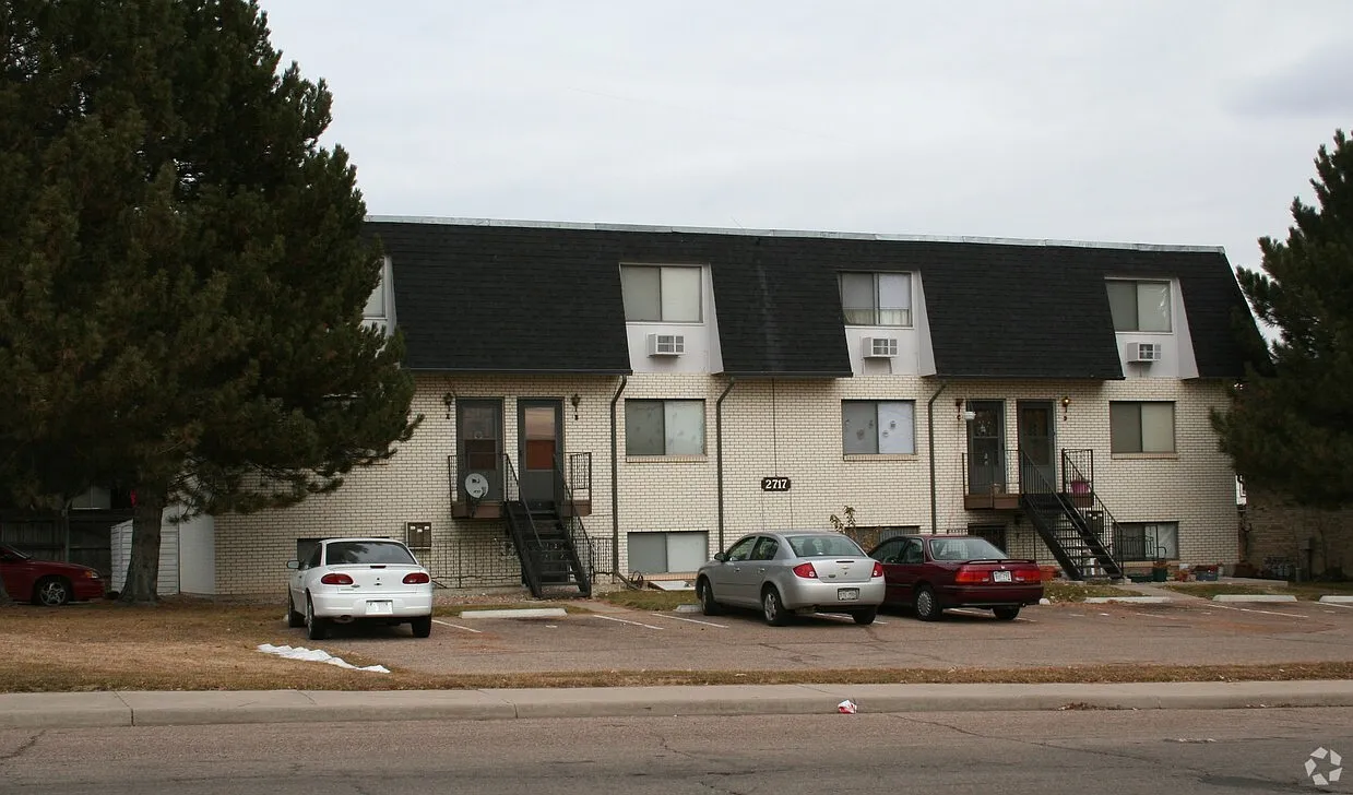 2 bed, $1,000 — Photo 1