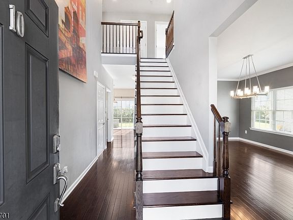2nd image of 10 Willocks Cir